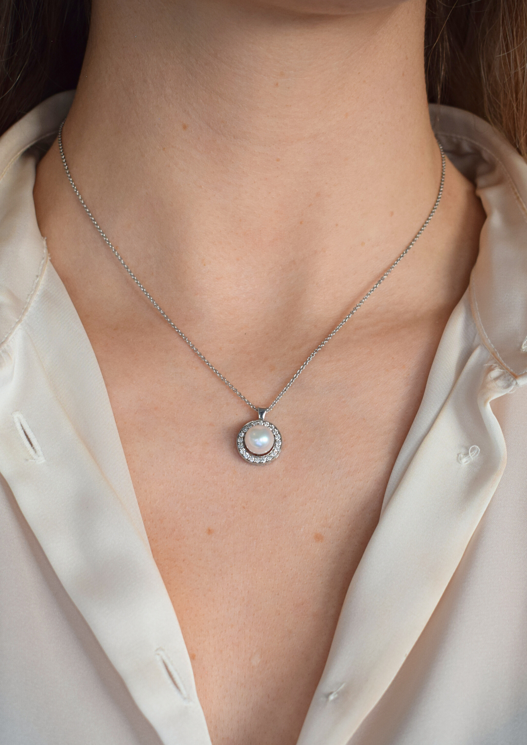Akoya_Pearl_and_Diamond_Pendant