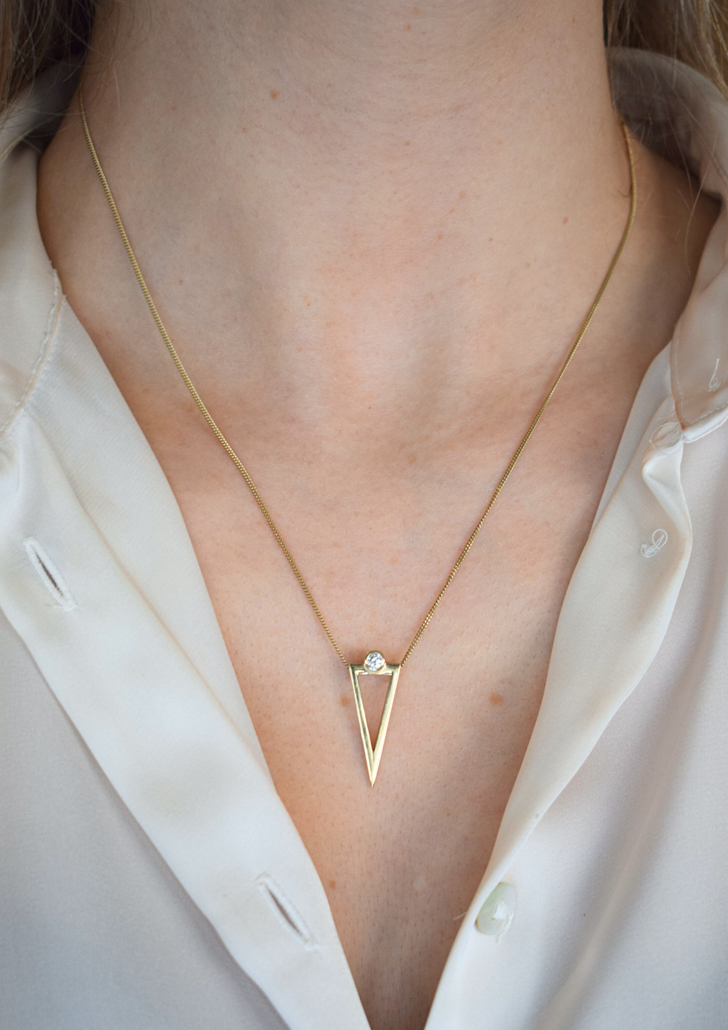 Diamond_set_Inverted_Triangle_Pendant