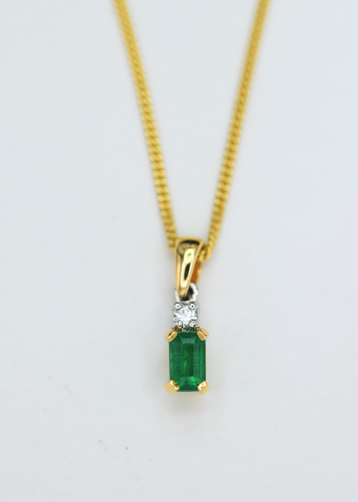 Emerald_and_Diamond_Pendant