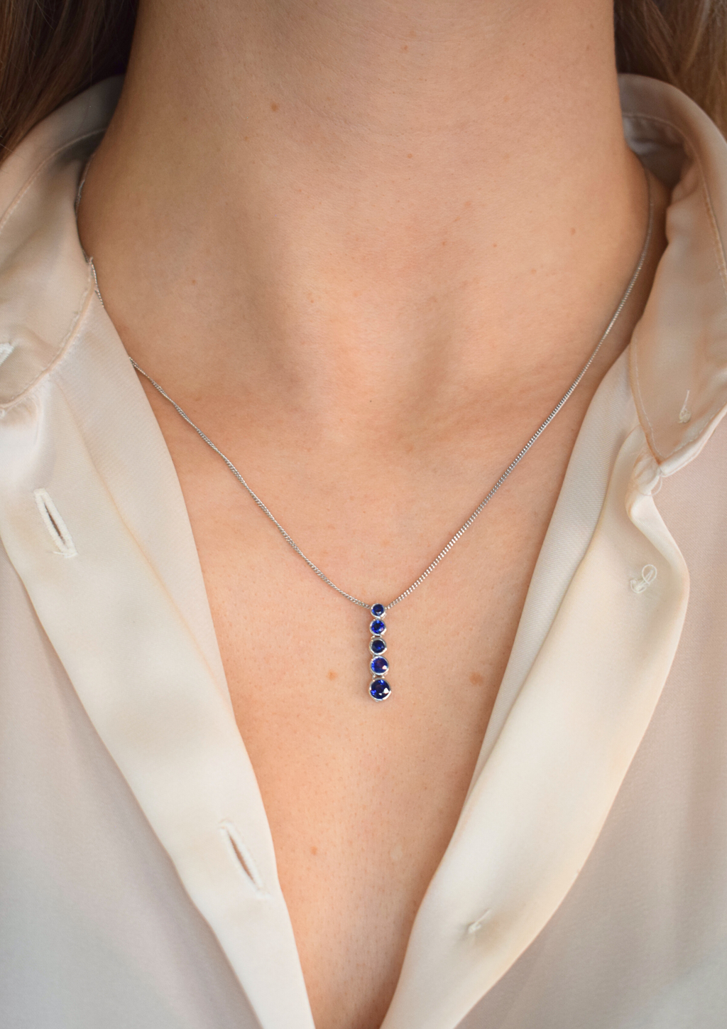 Graduated_Sapphire_Pendant