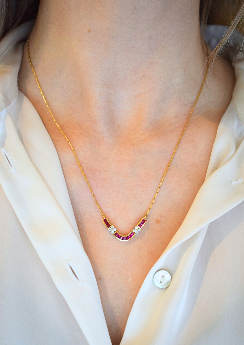 Ruby_and_Diamond_Curve_necklace