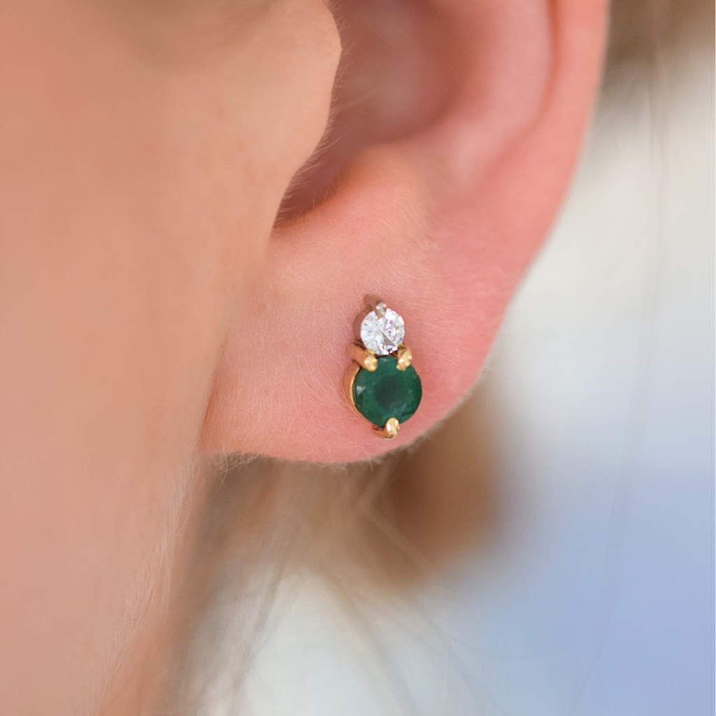 diamond-and-emerald-yellow-gold-stud-earrings