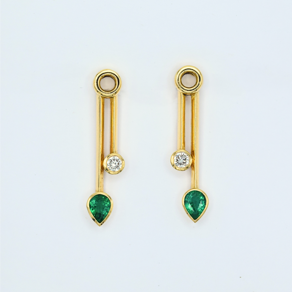 emerald and diamond 18k yellow gold pendulum drop earrings