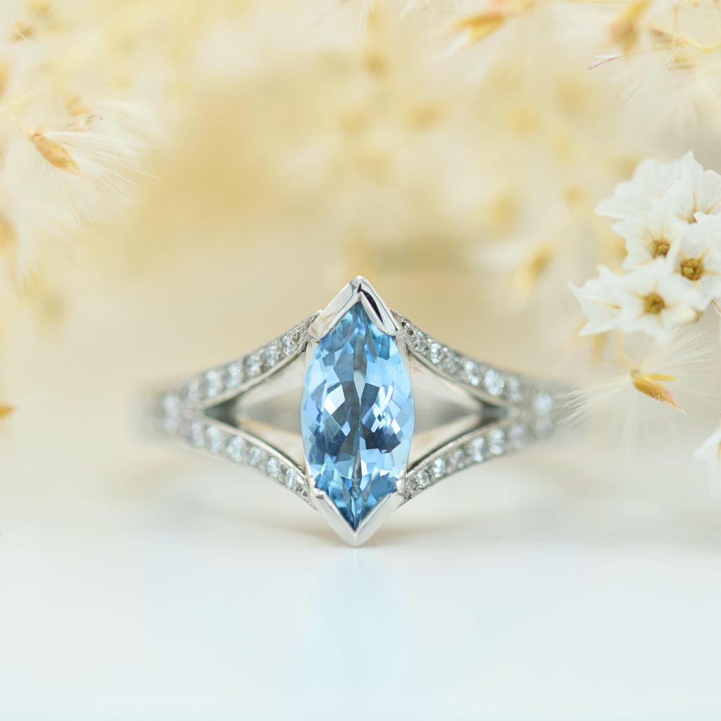 marquise-aquamarine-diamond-split-shoulders