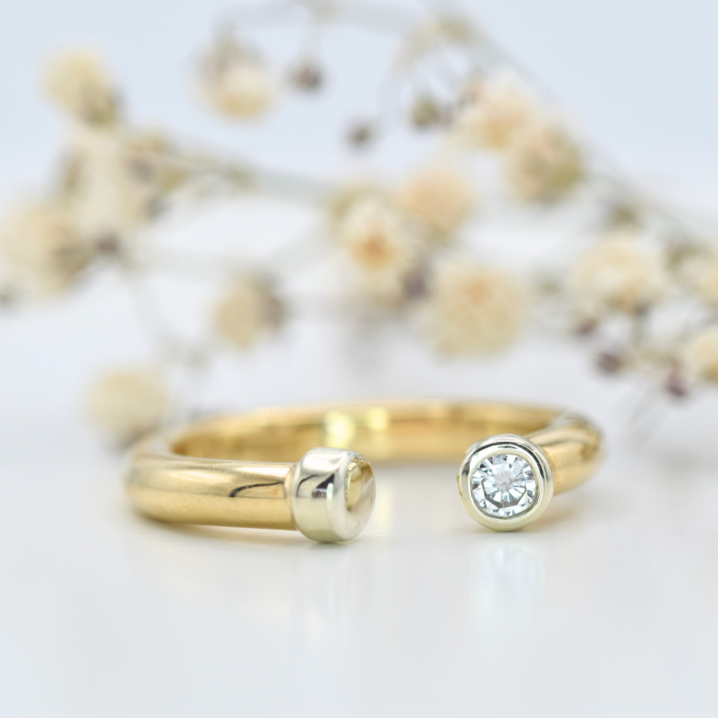 open_yellow_gold_band_with_diamond_set