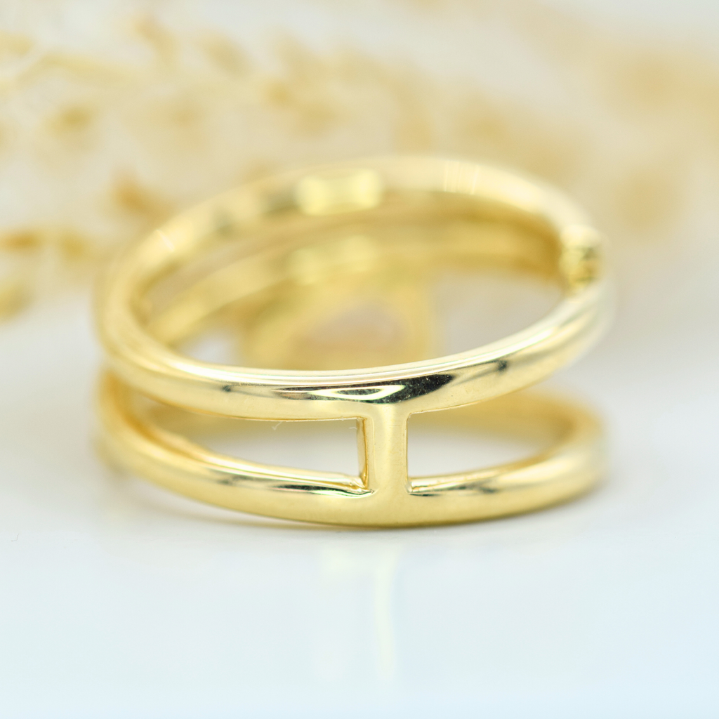 back of wrap around yellow gold ring