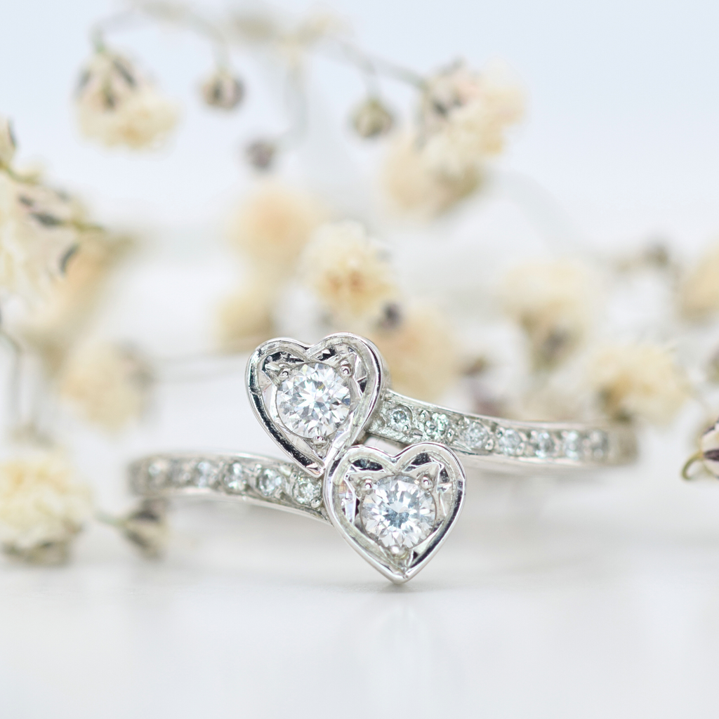 white_gold_loveheart_diamond_ring
