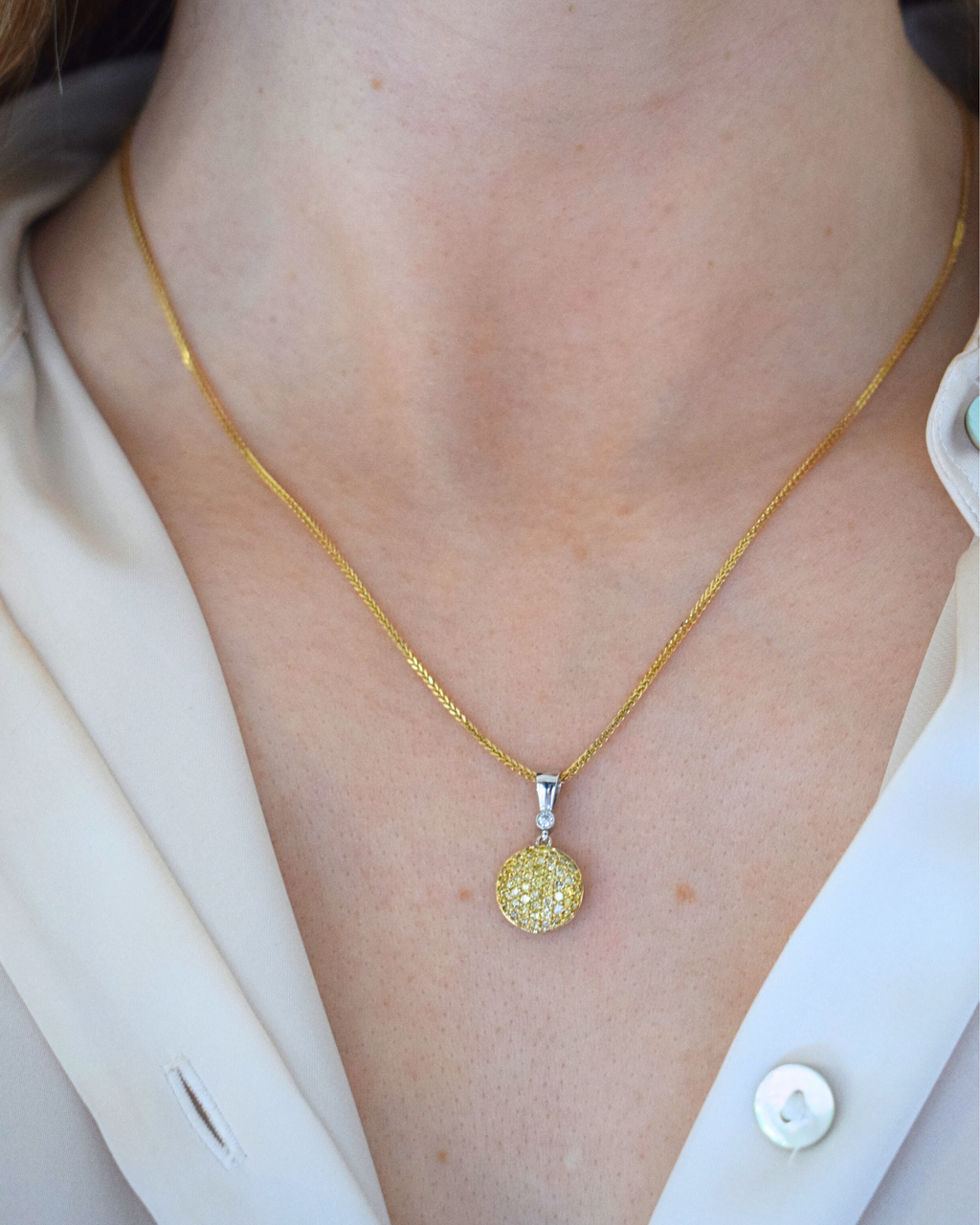 yellow_diamond_gold_pave_necklace_neckshot
