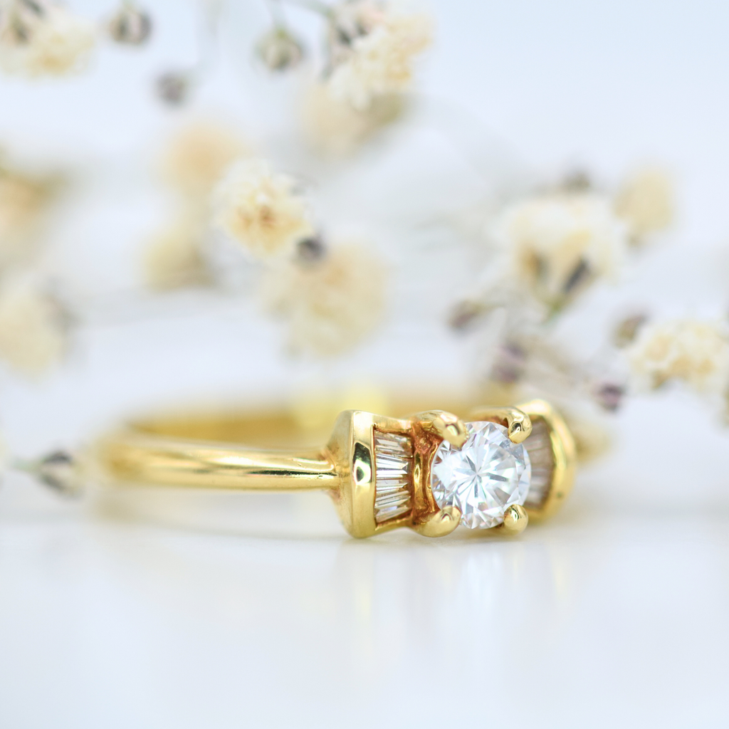 yellow_gold_diamond_bow_ring